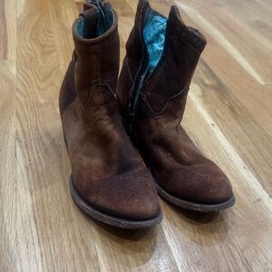 Incredible leather Brown boots